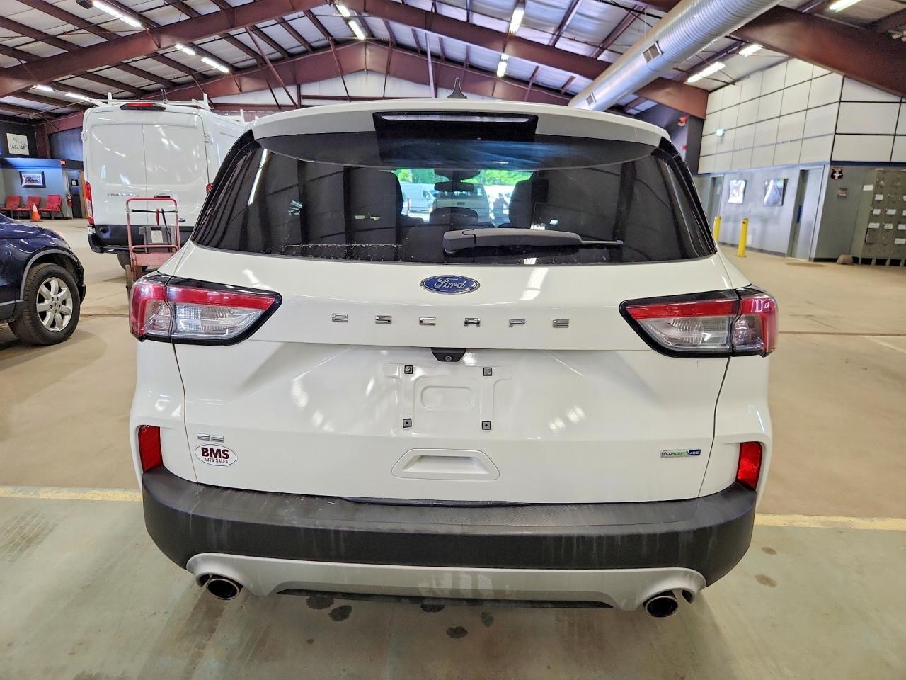 2020 Ford Escape Se - Фото 6