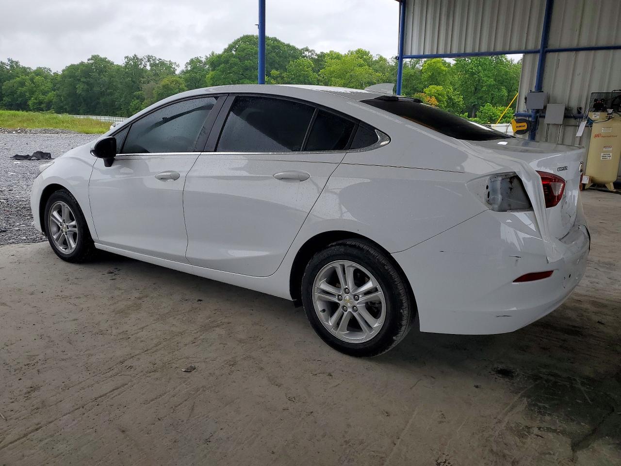2018 Chevrolet Cruze 1Lt - Image 2