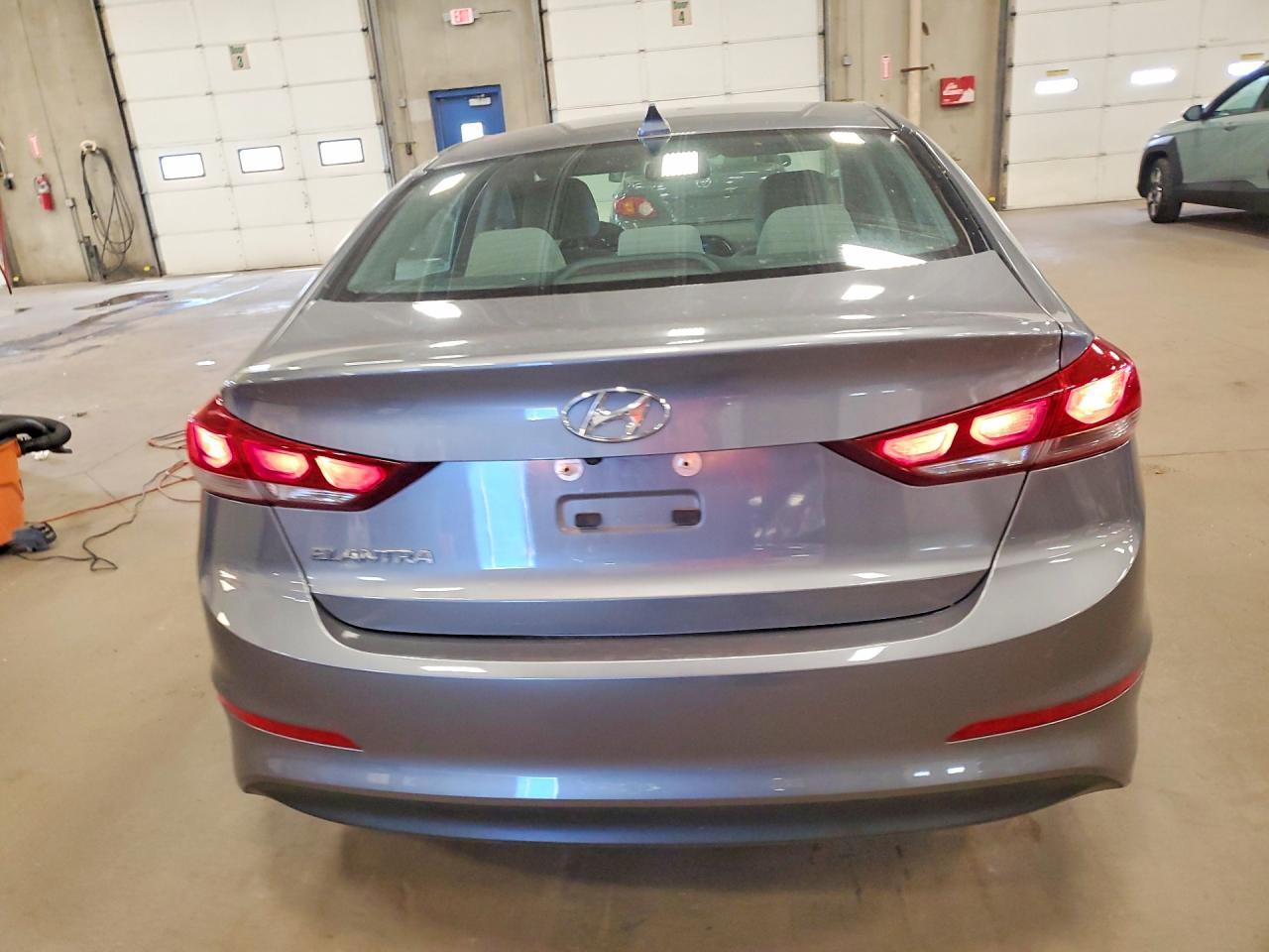 2018 Hyundai Elantra Value Edition - Фото 6