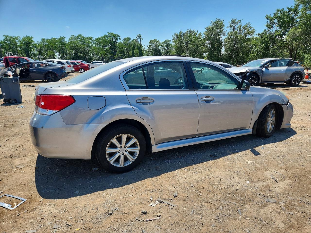2010 Subaru Legacy 2.5I Premium - Image 3
