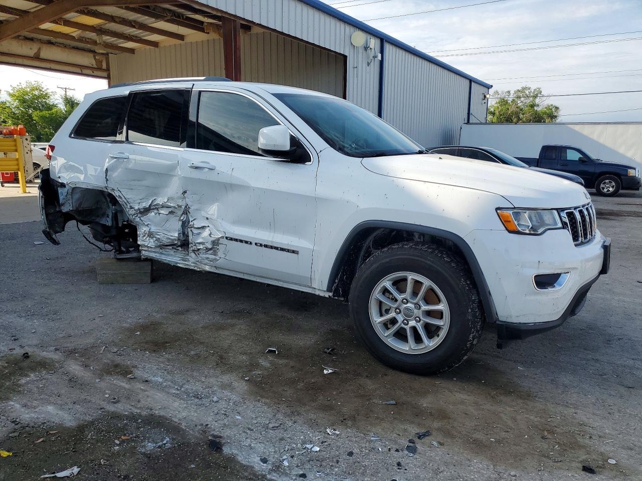 2020 Jeep Grand Cherokee Laredo - Image 4