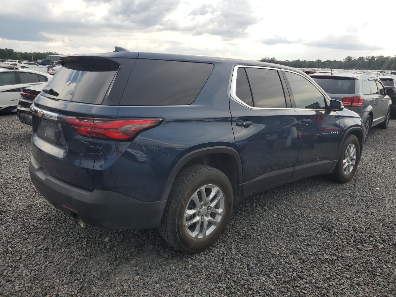 2022 Chevrolet Traverse - Фото 3