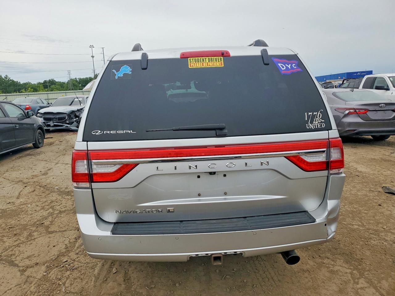 2017 Lincoln Navigator L Select - Image 6