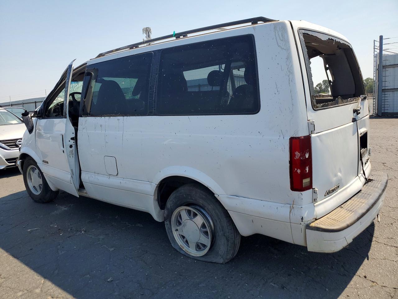 2000 Chevrolet Astro - Фото 2