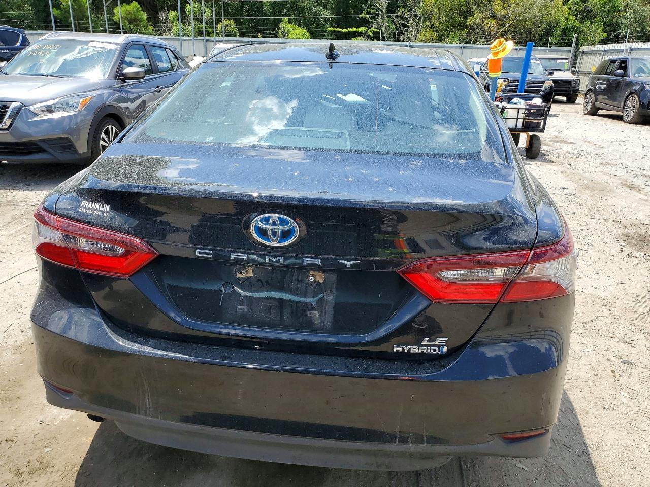 2021 Toyota Camry Le - Фото 6