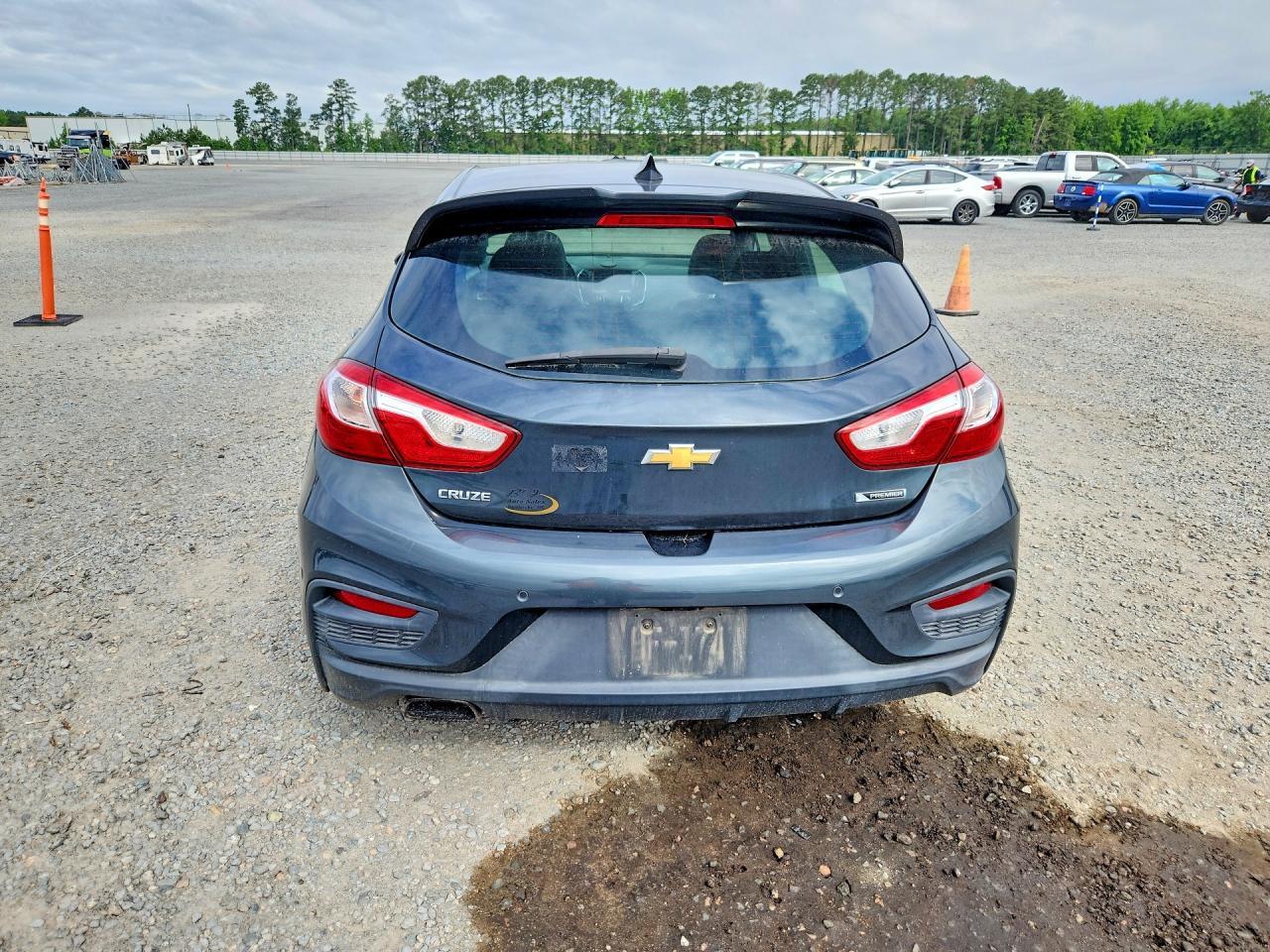 2017 Chevrolet Cruze Premier - Image 6