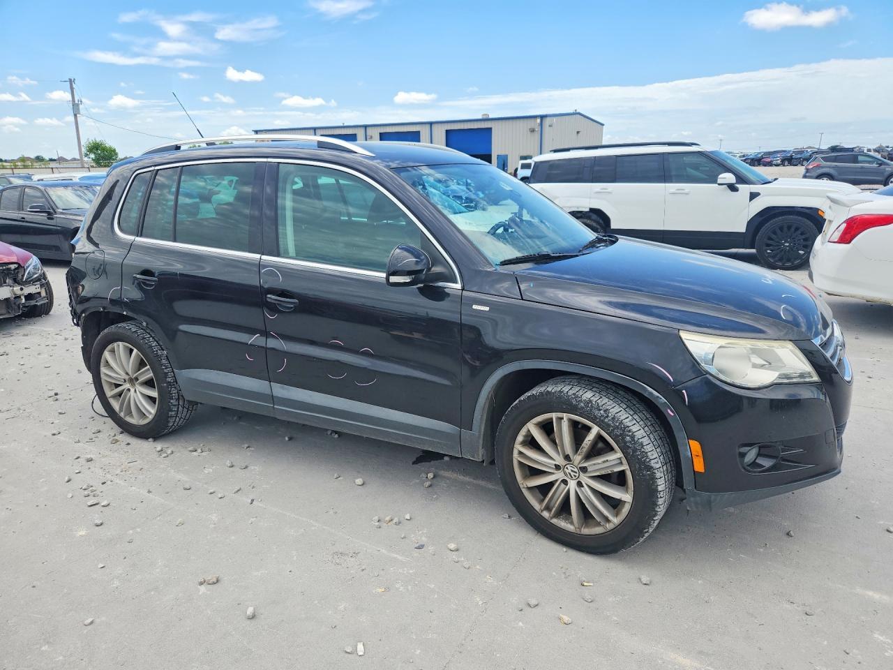 2010 Volkswagen Tiguan S - Фото 4