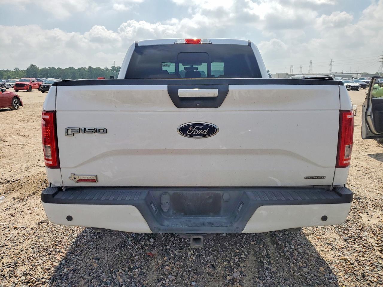 2016 Ford F150 Supercrew - Image 6