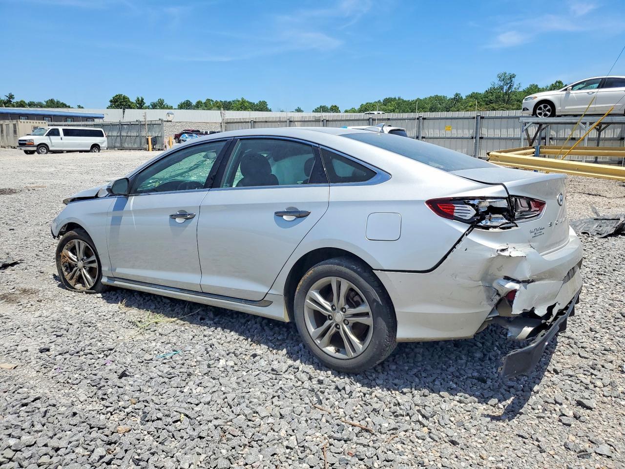 2018 Hyundai Sonata Sport - Фото 2