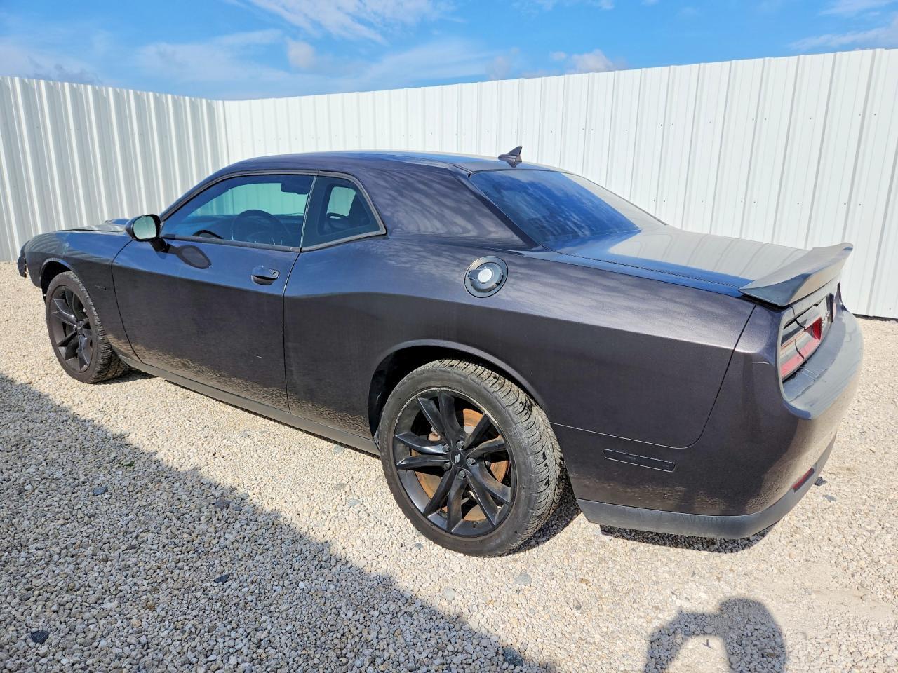2018 Dodge Challenger R - Фото 2