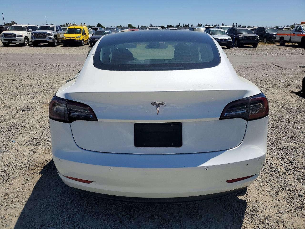 2022 Tesla Model 3 - Фото 6