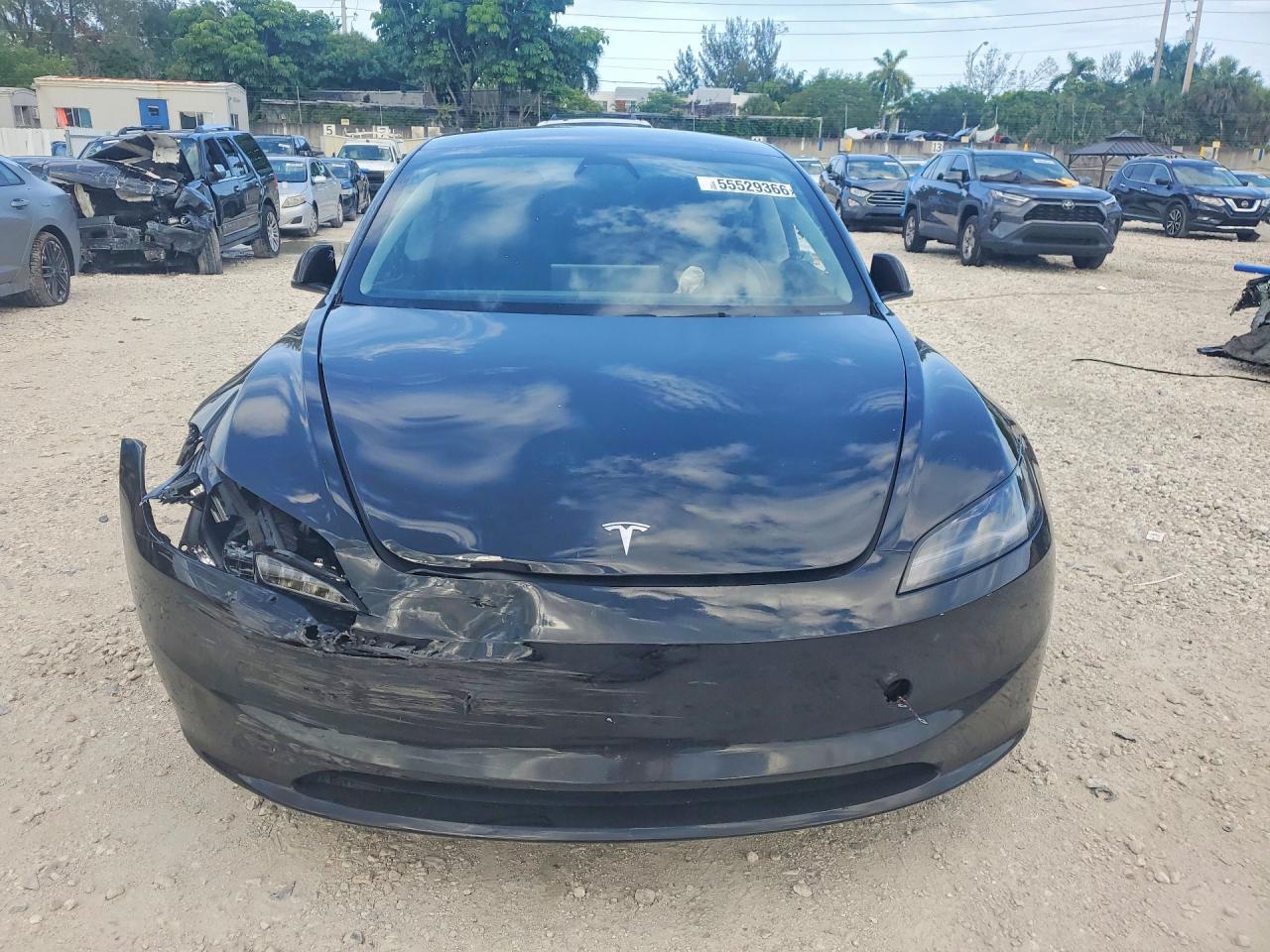 2025 Tesla Model 3 - Фото 5