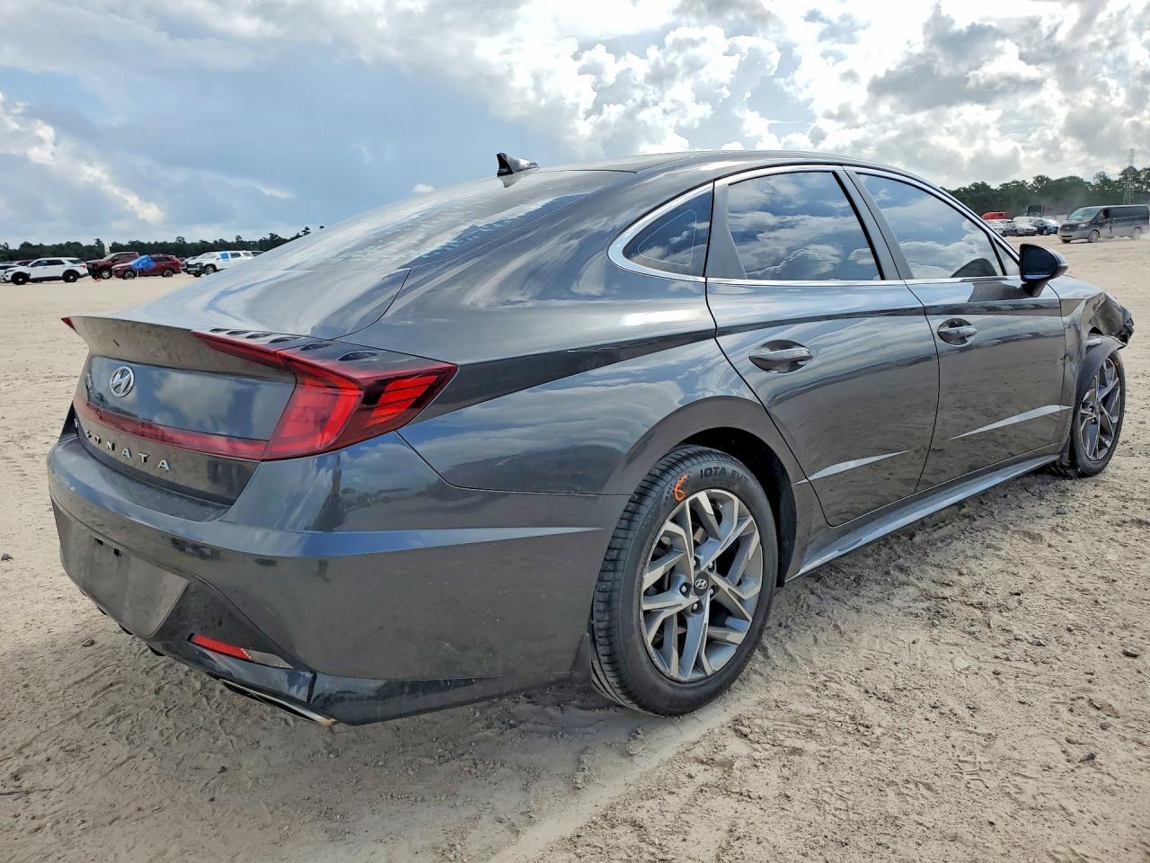 2021 Hyundai Sonata Sel - Image 3