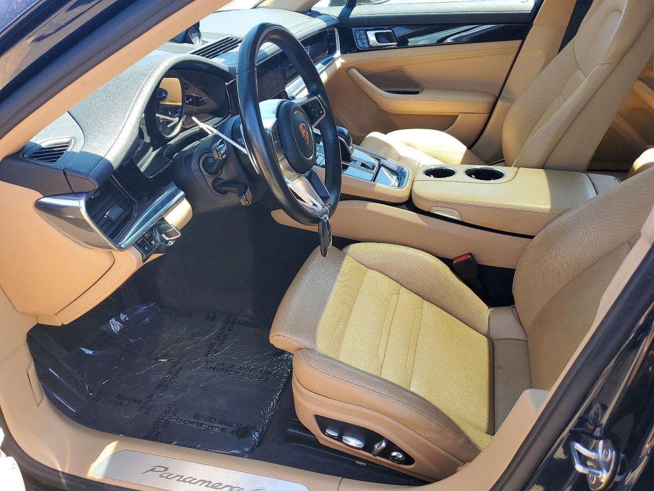 2018 Porsche Panamera 4 - Image 7