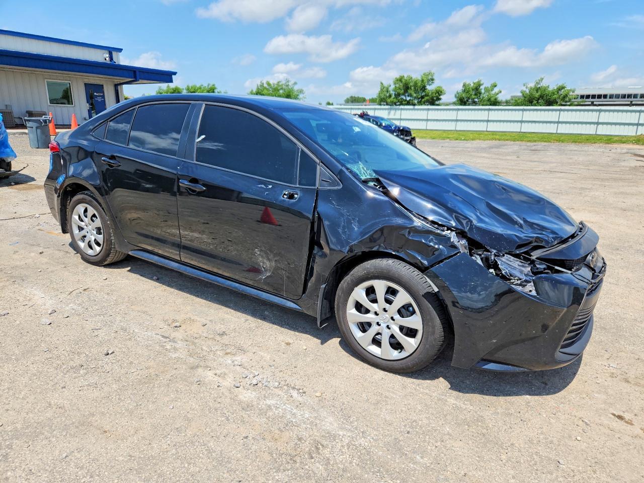 2025 Toyota Corolla Le - Фото 4