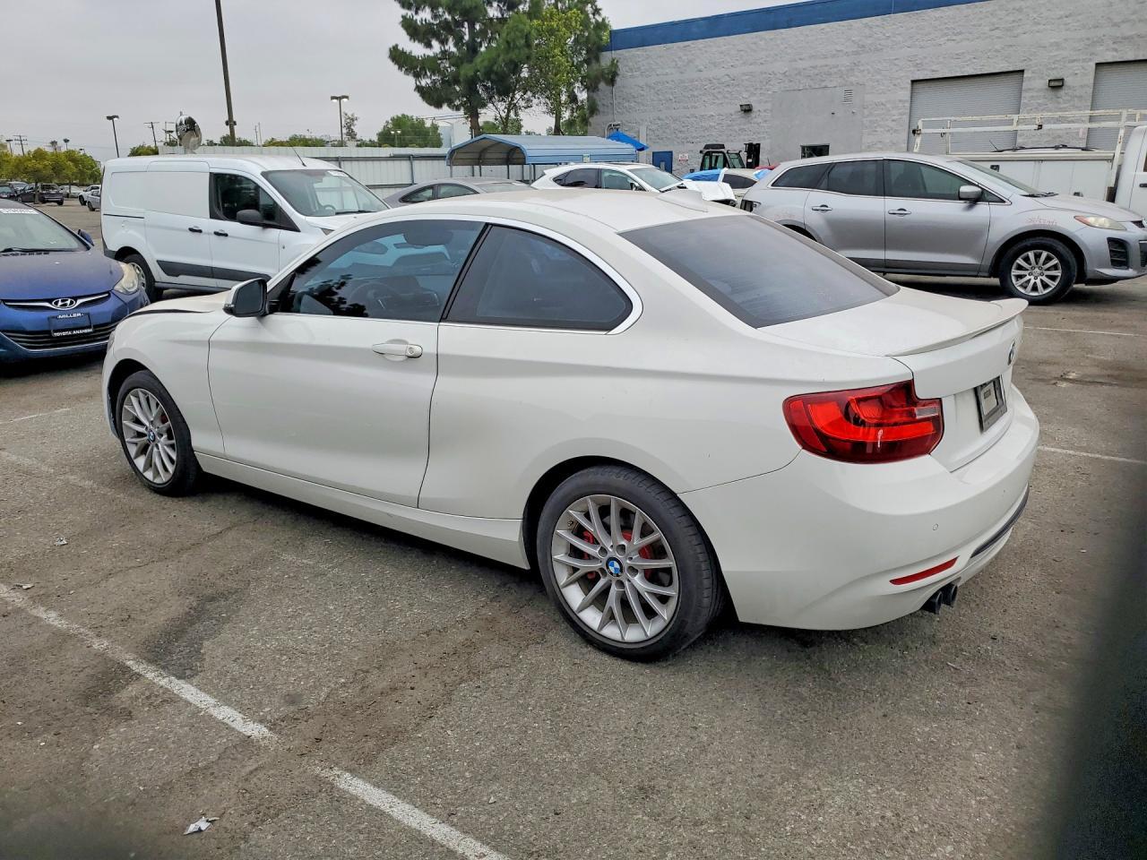 2016 BMW 228 I Sulev - Фото 2
