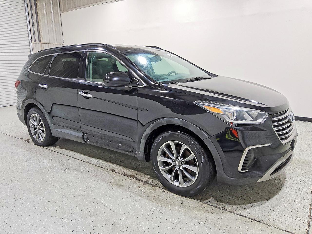2017 Hyundai Santa Fe Se - Фото 4
