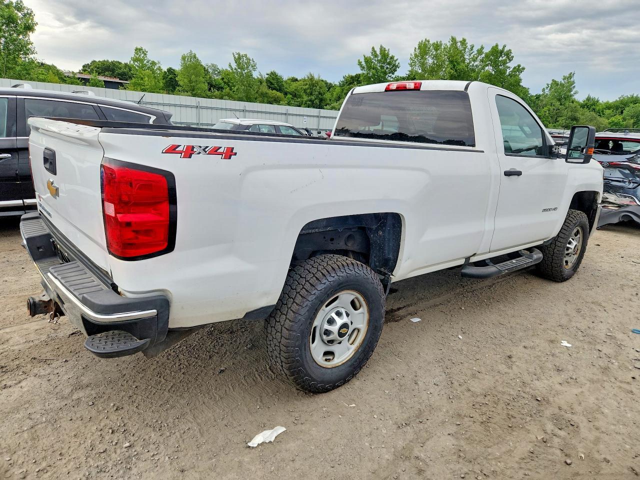 2018 Chevrolet Silverado K2500 Heavy Duty - Image 3