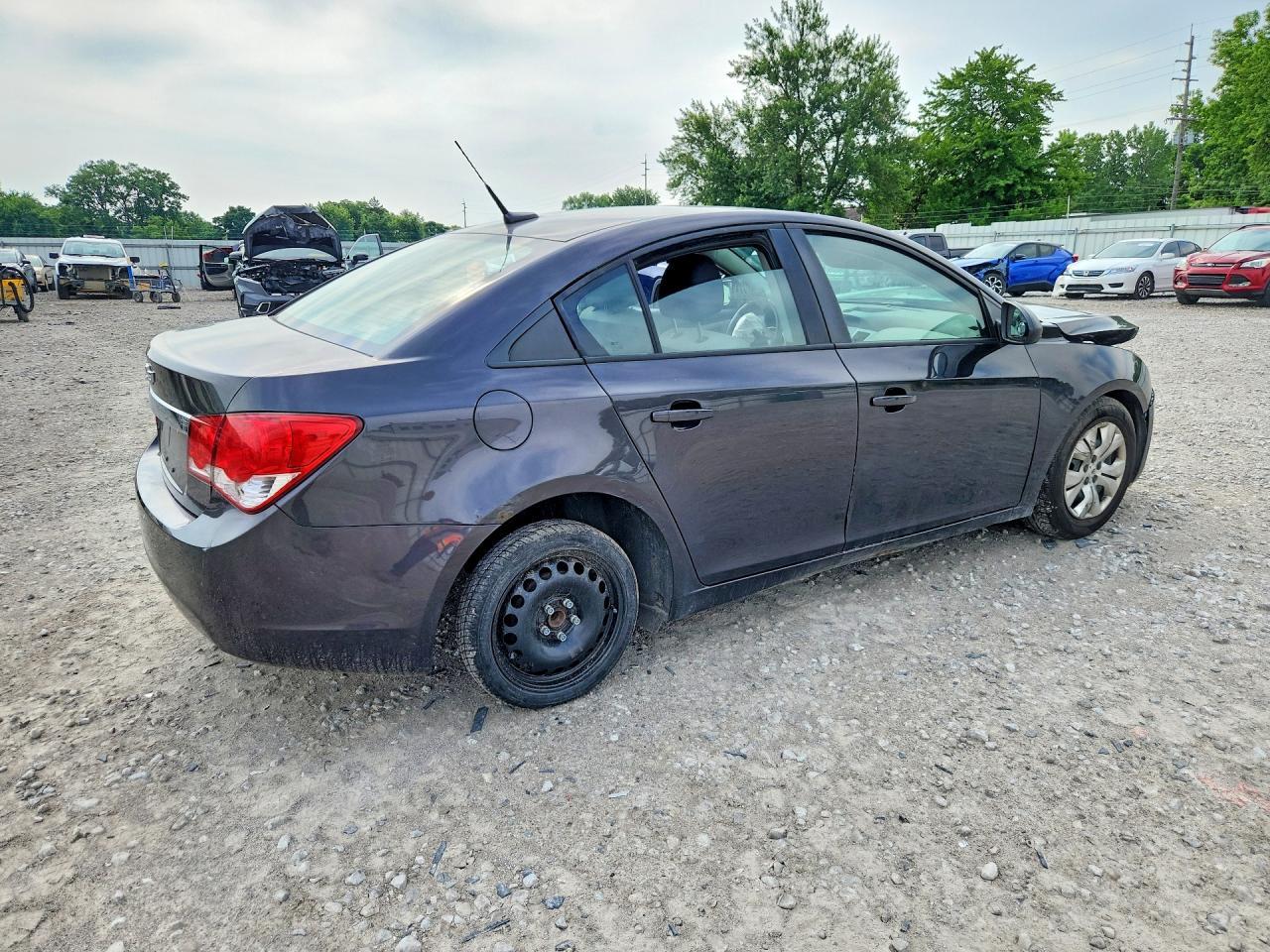 2014 Chevrolet Cruze Ls - Фото 3