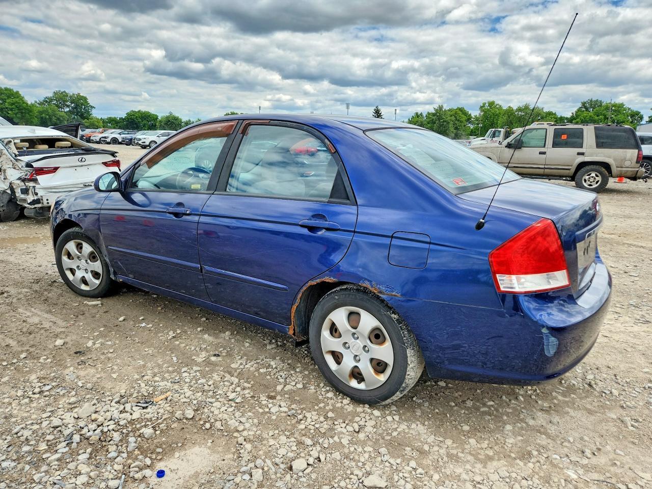 2007 Kia Spectra Lx - Image 2
