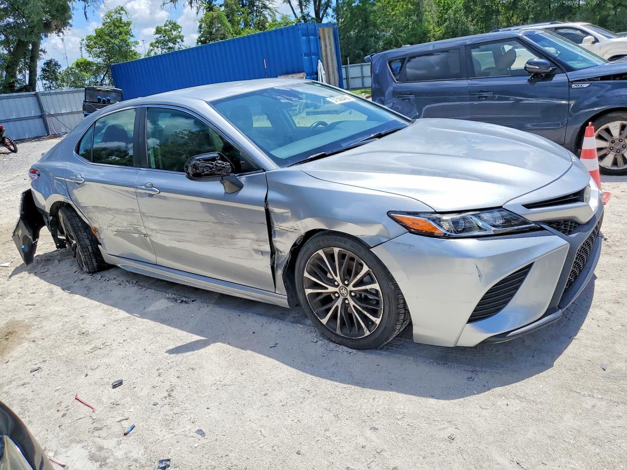 2020 Toyota Camry Se - Image 4
