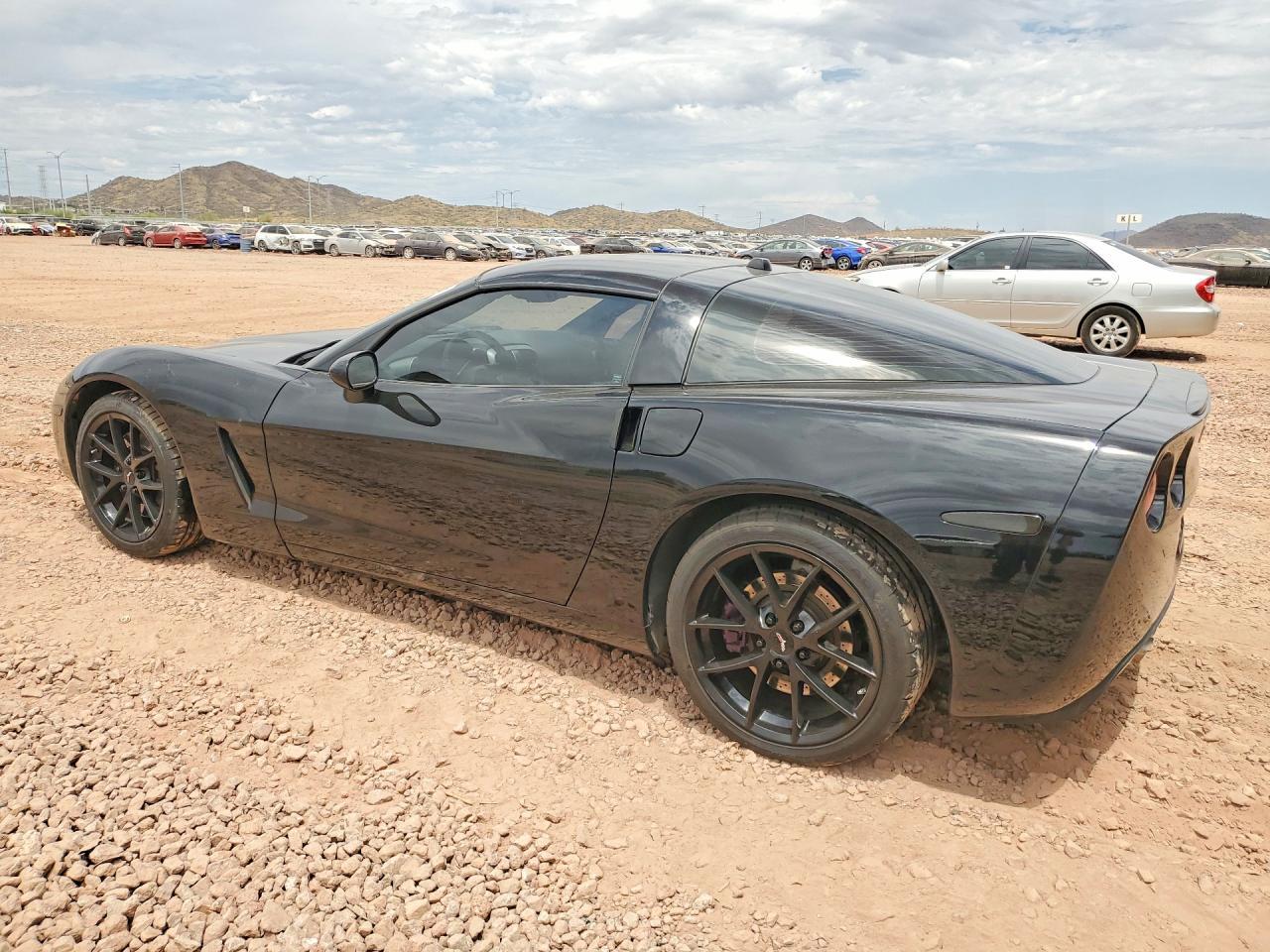 2005 Chevrolet Corvette - Фото 2