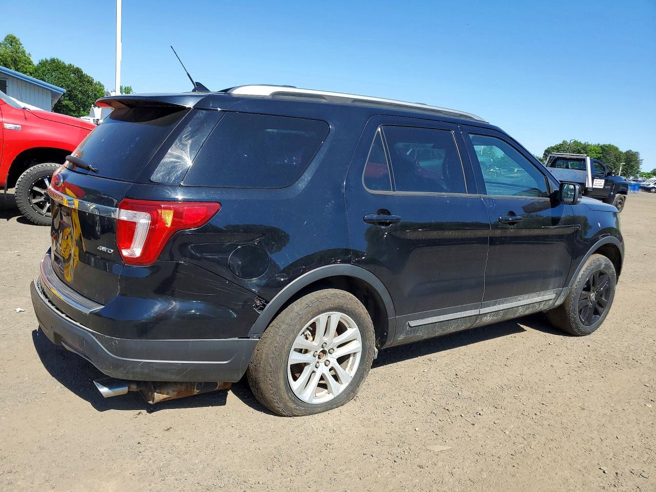 2018 Ford Explorer Xlt - Фото 3