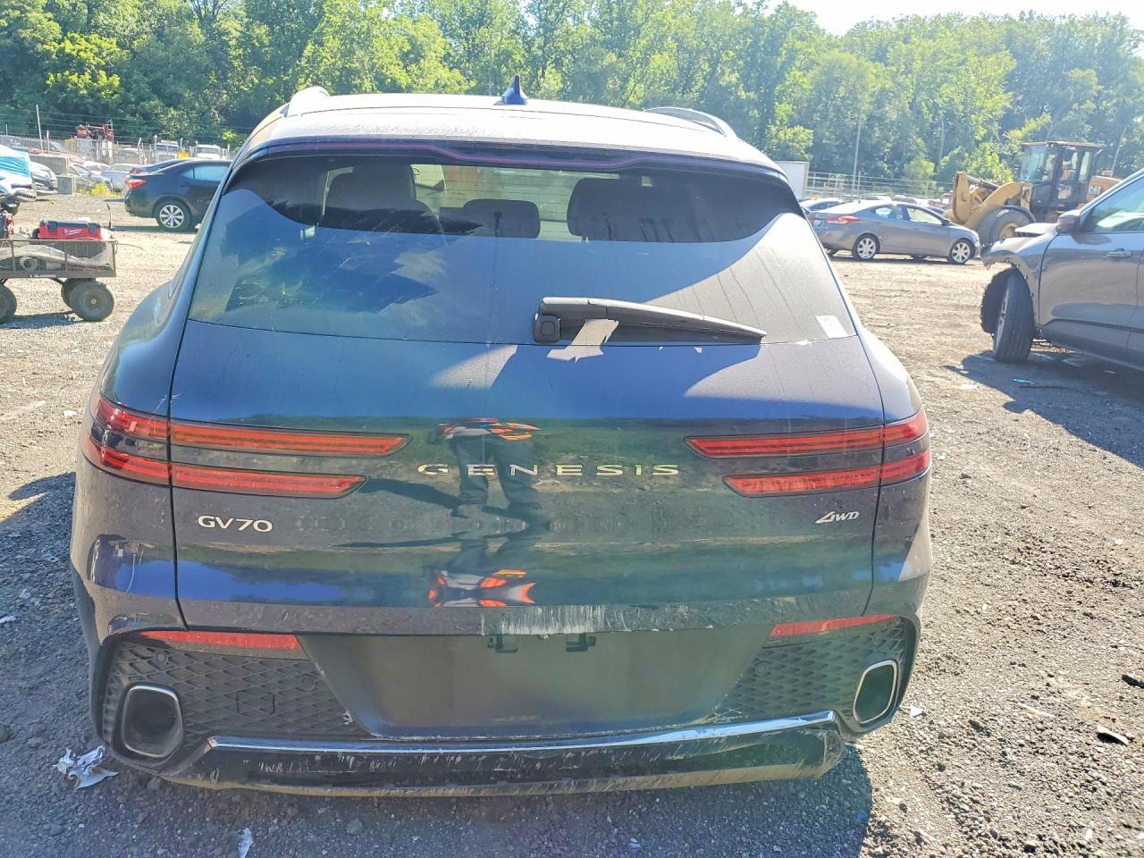 2025 Genesis Gv70 2.5T Standard - Image 6