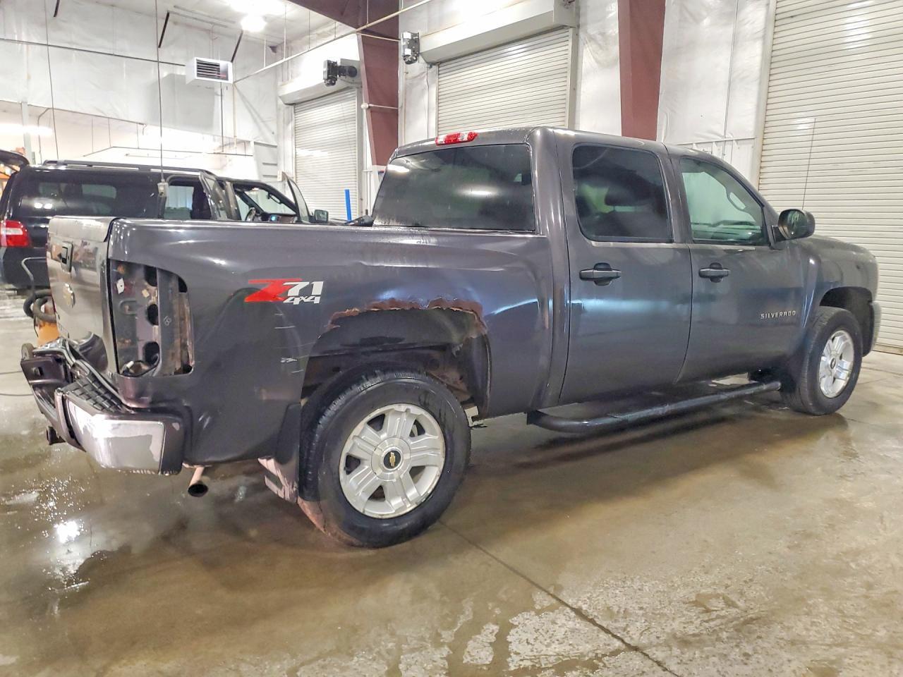 2011 Chevrolet Silverado K1500 Lt - Image 3