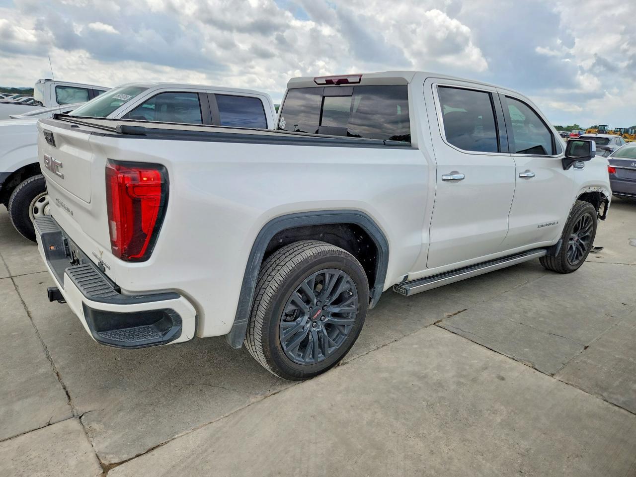 2022 GMC Sierra K1500 Denali - Image 3
