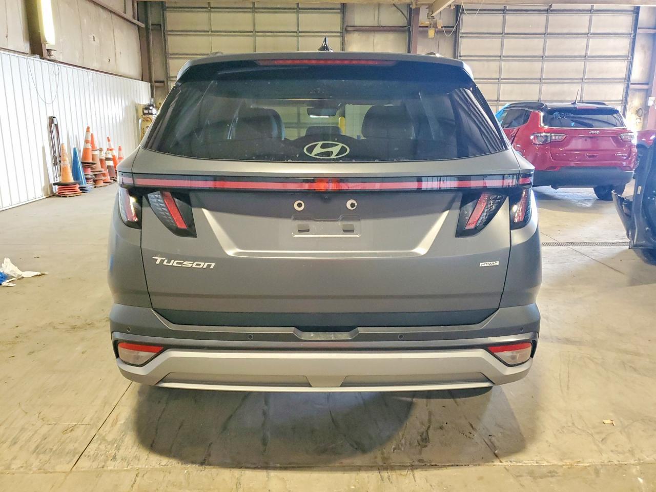 2025 Hyundai Tucson Limited - Image 6