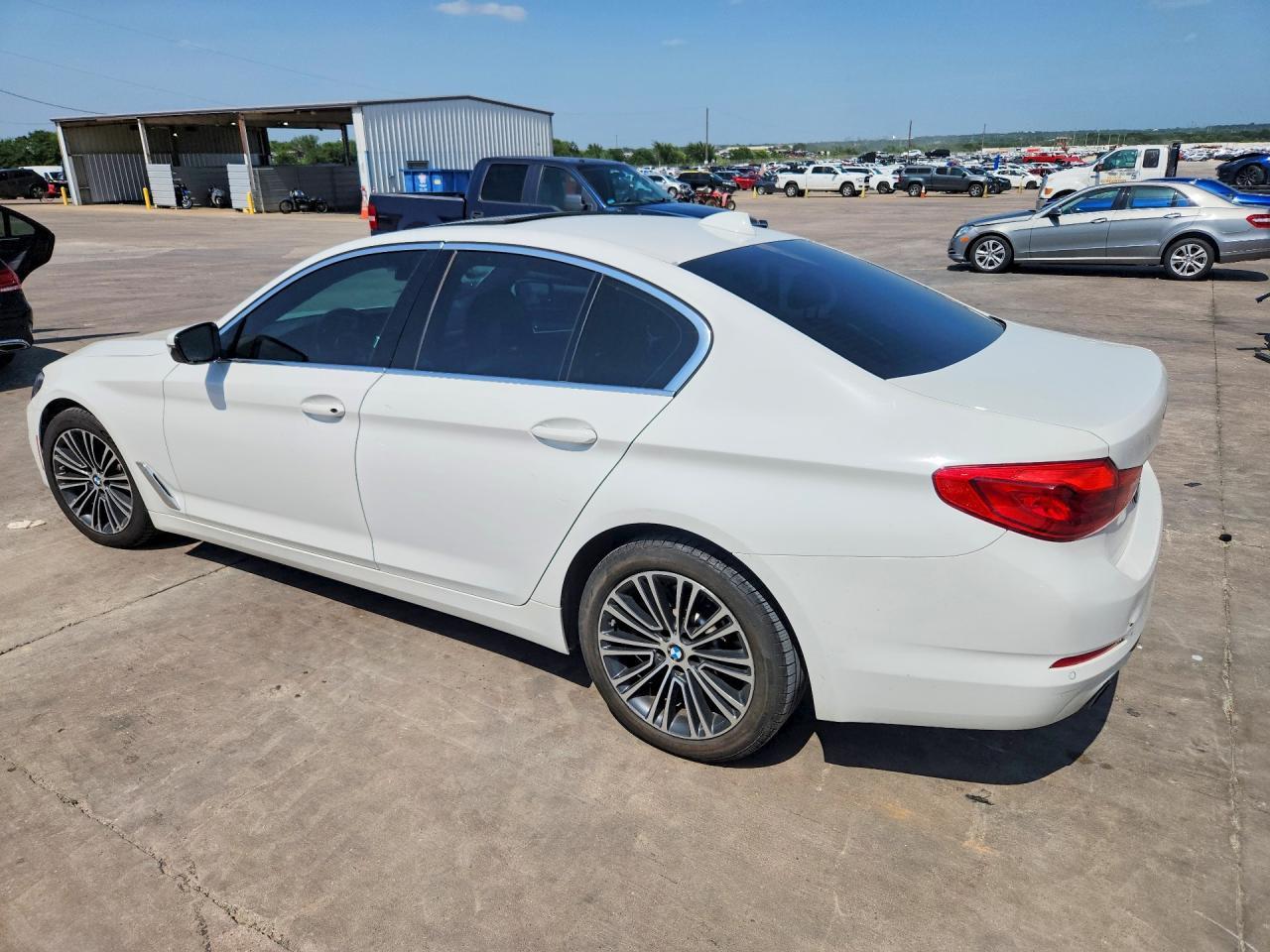 2019 BMW 530 I - Фото 2