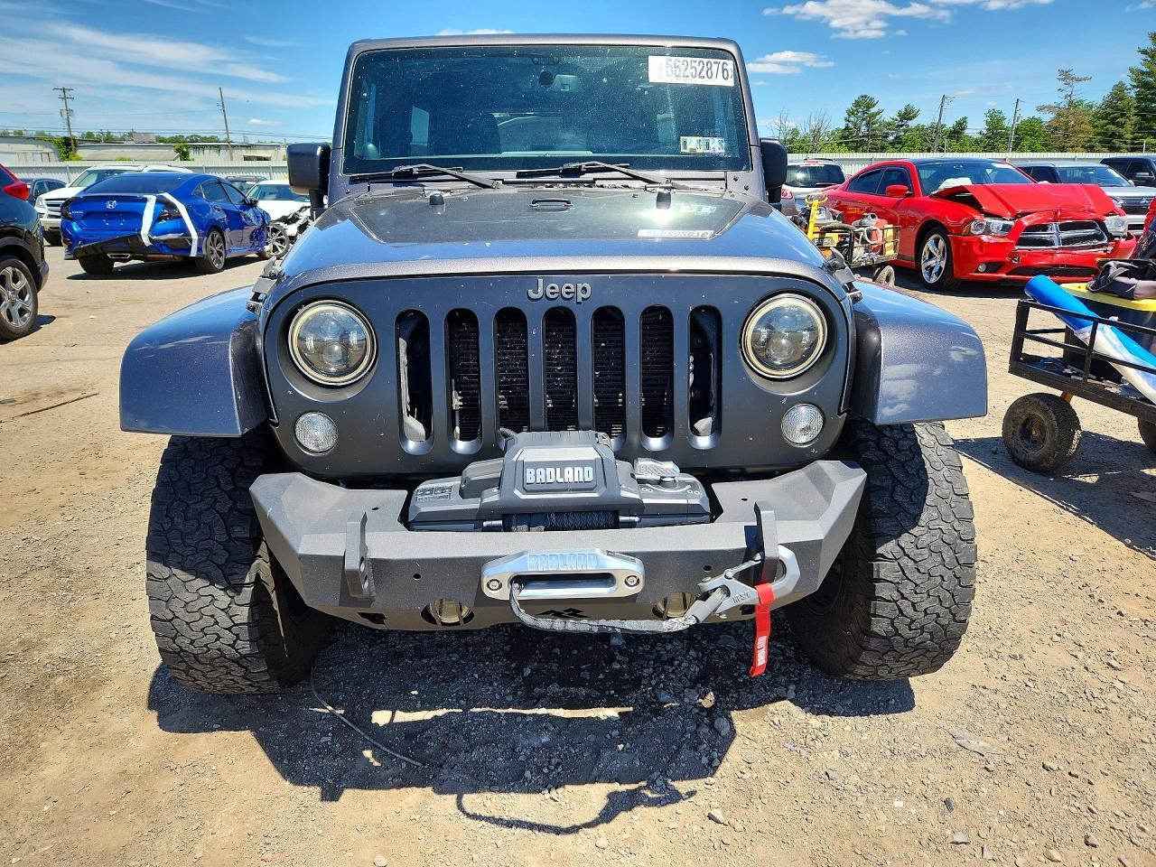2014 Jeep Wrangler Unlimited Sahara - Image 5