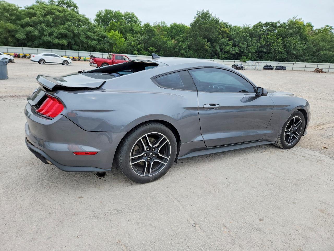 2022 Ford Mustang - Фото 3