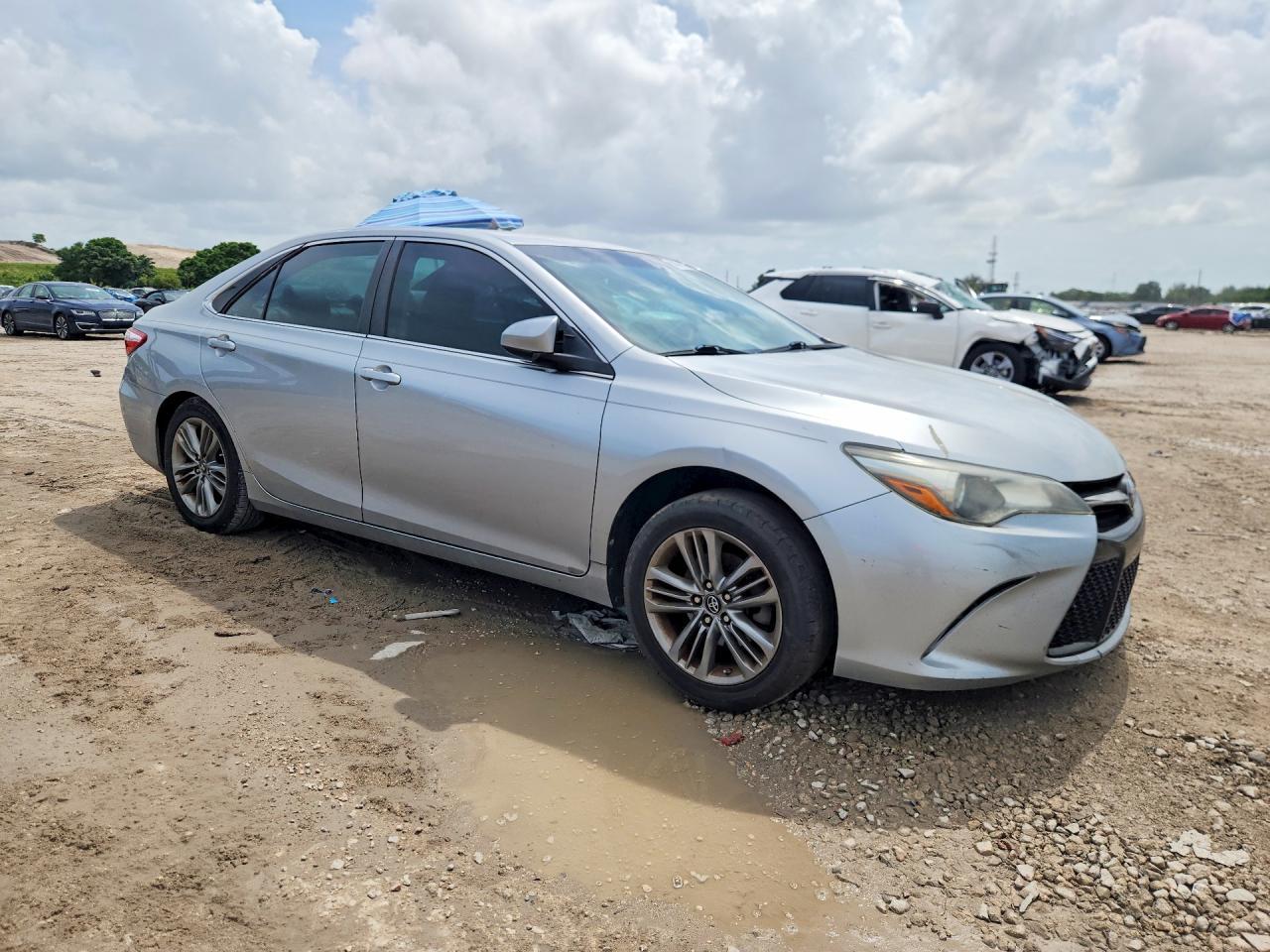 2016 Toyota Camry Se - Image 4