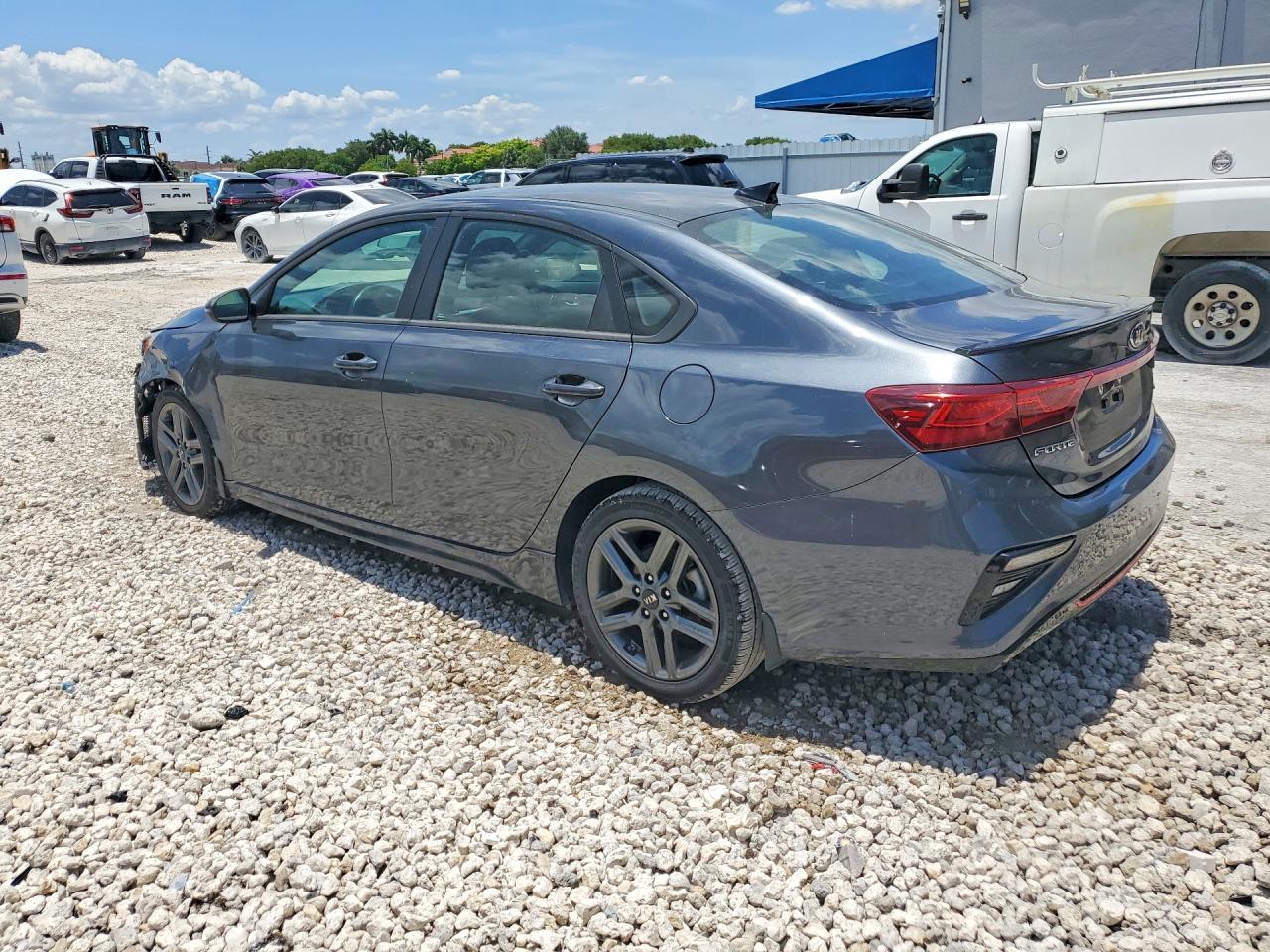 2021 Kia Forte Gt Line - Image 2