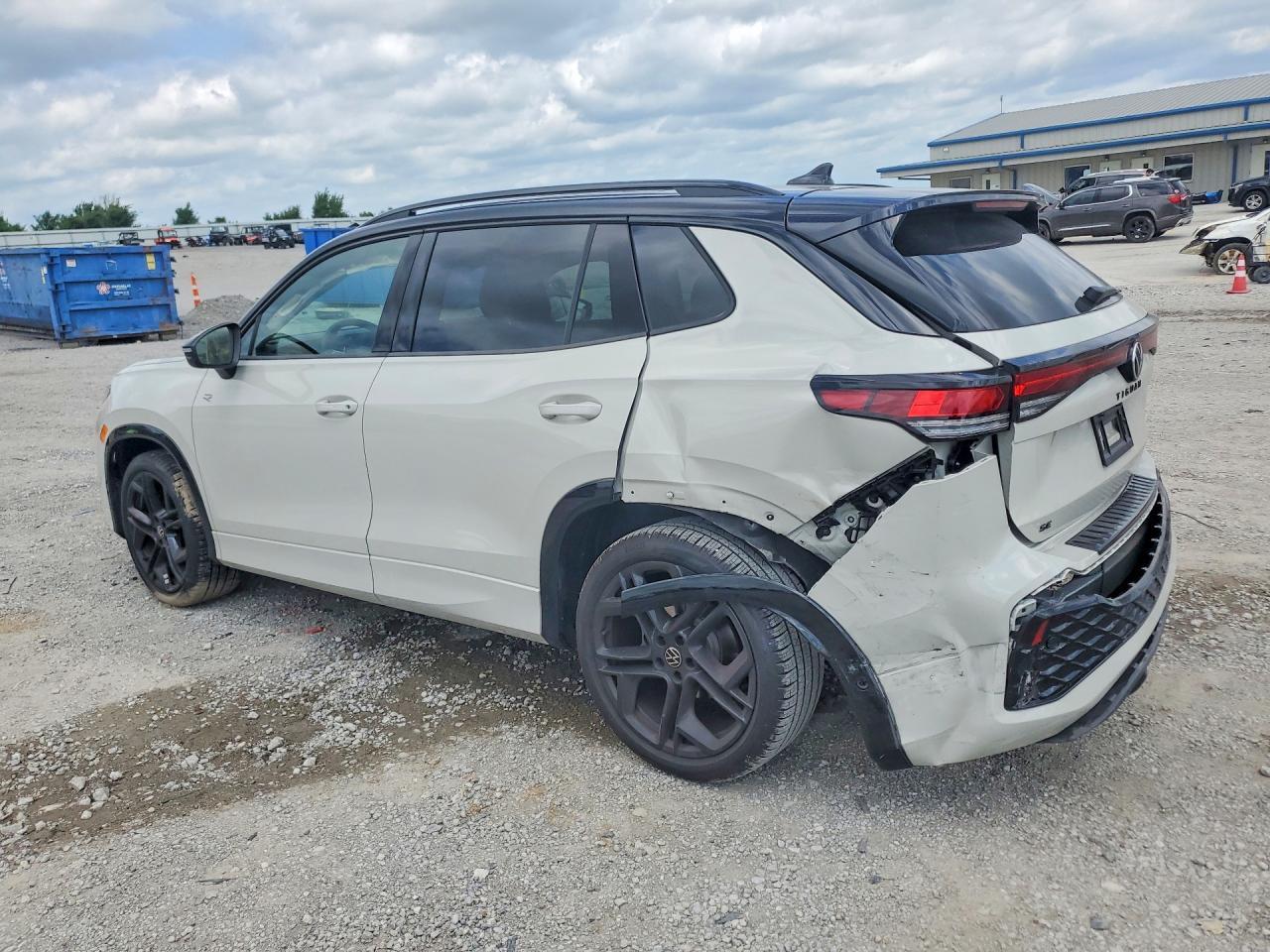 2026 Volkswagen Tiguan Se R-Line Black - Фото 2