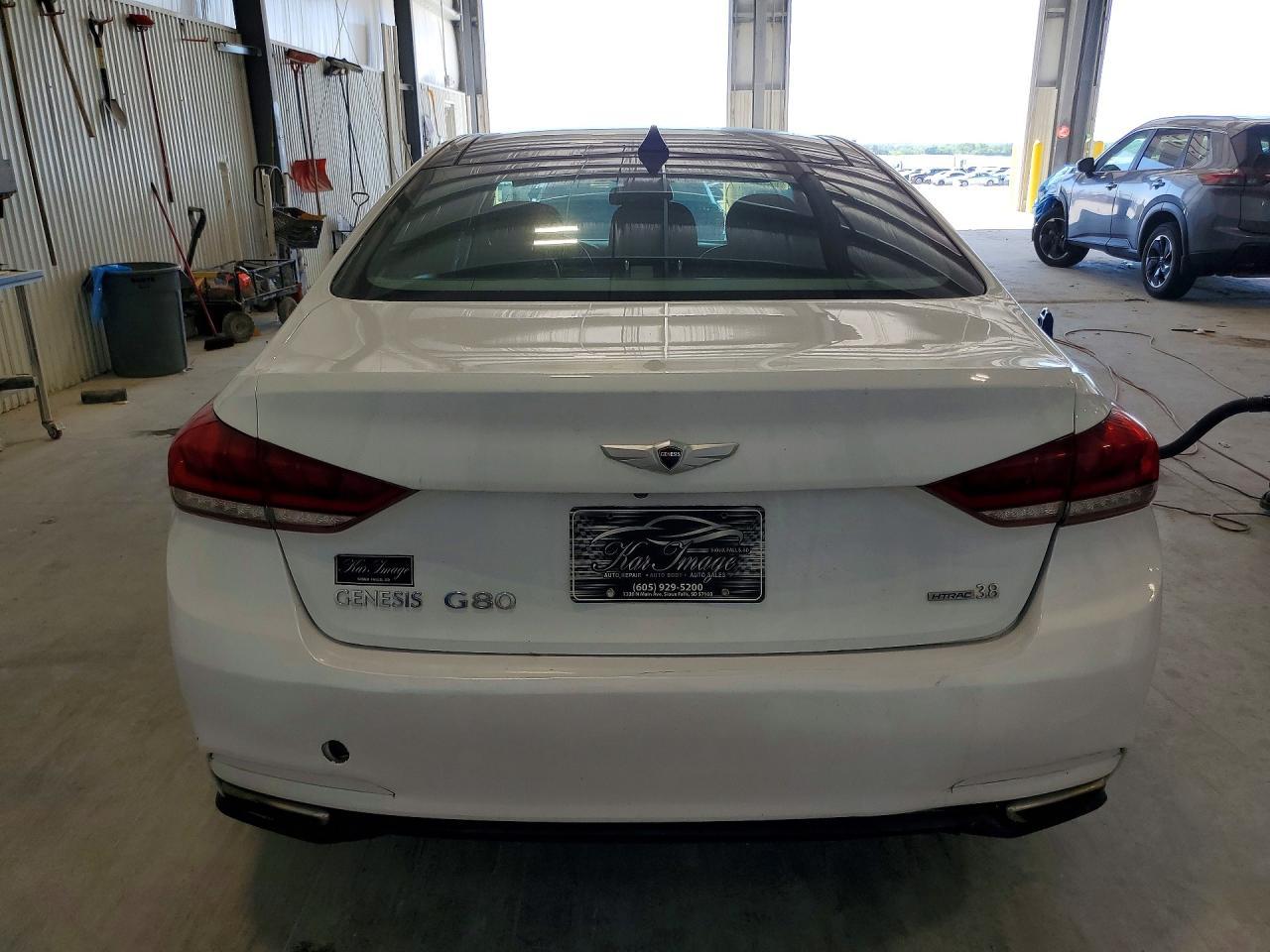 2015 Hyundai Genesis 3.8L - Фото 6