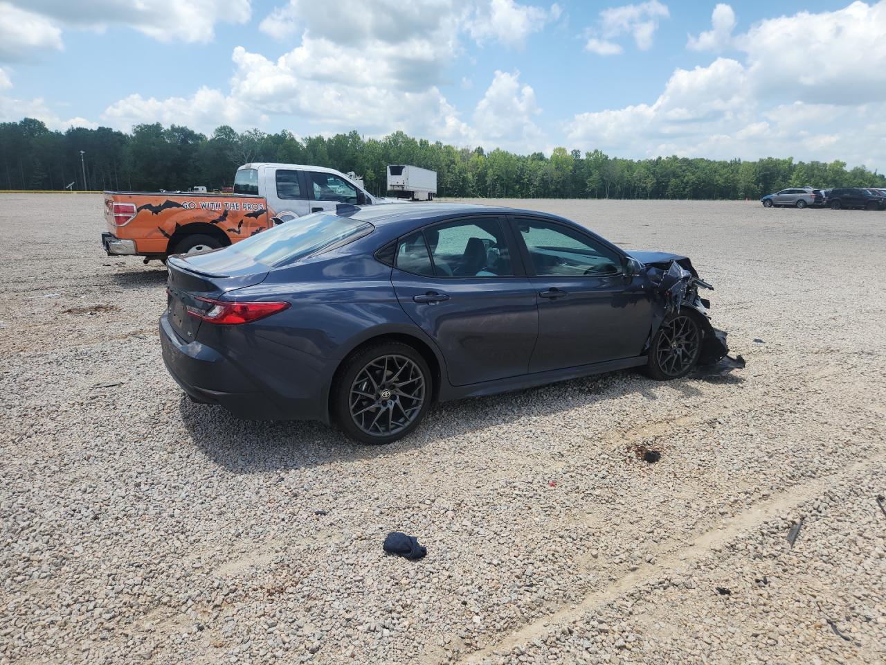 2026 Toyota Camry Se - Image 3