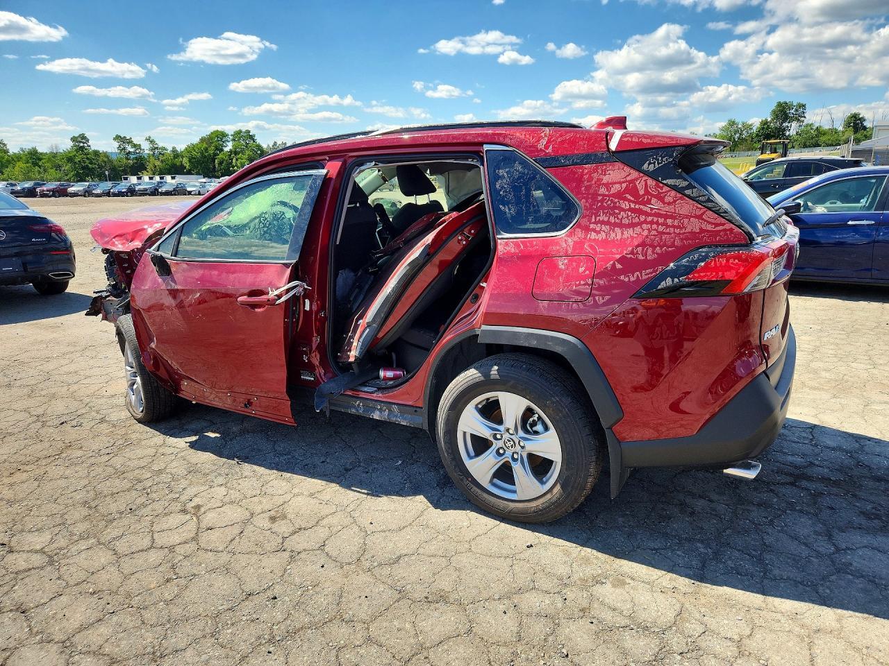 2025 Toyota Rav4 Hybrid Xle - Image 2