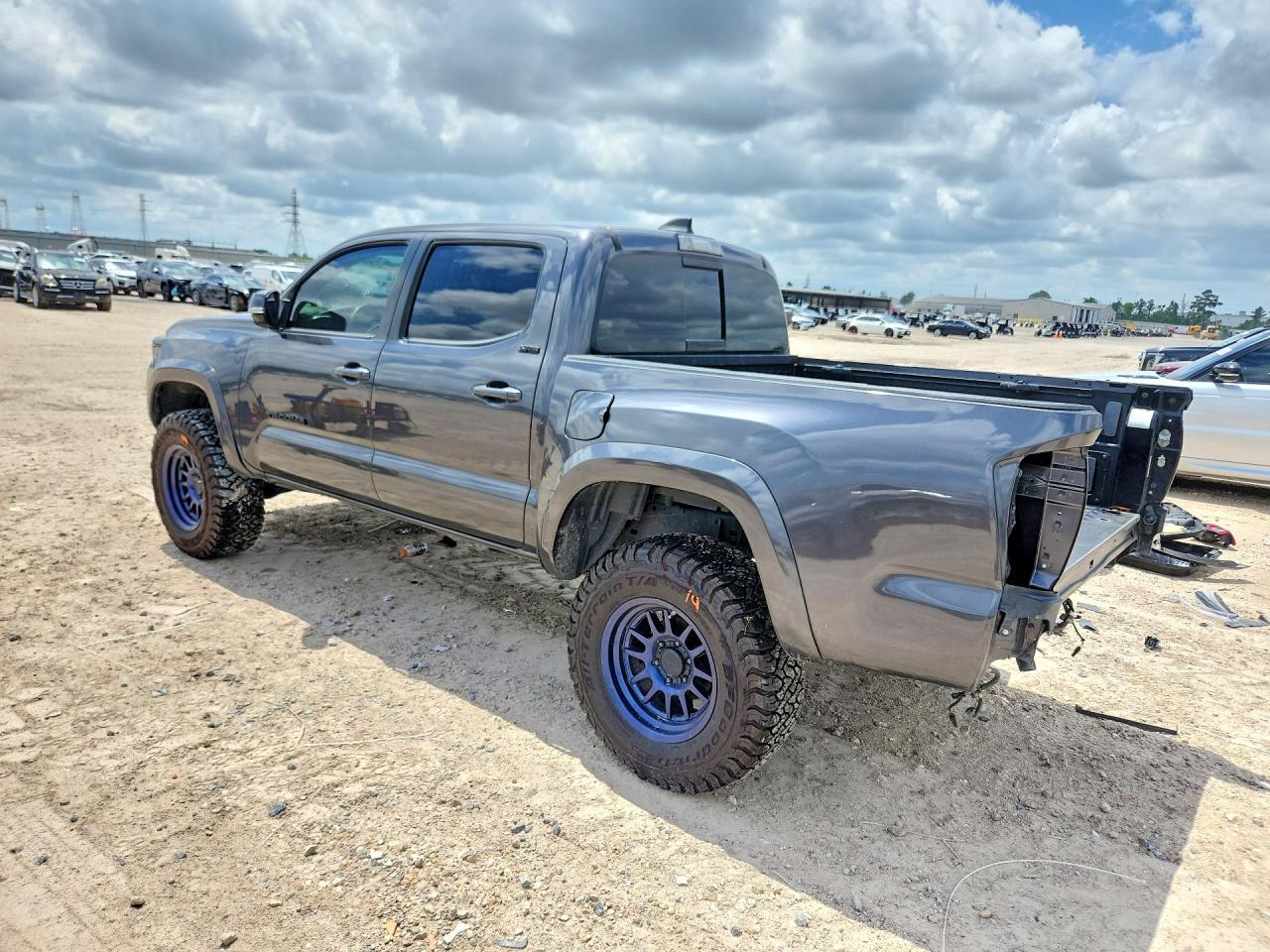 2021 Toyota Tacoma Sr5 V6 - Фото 2