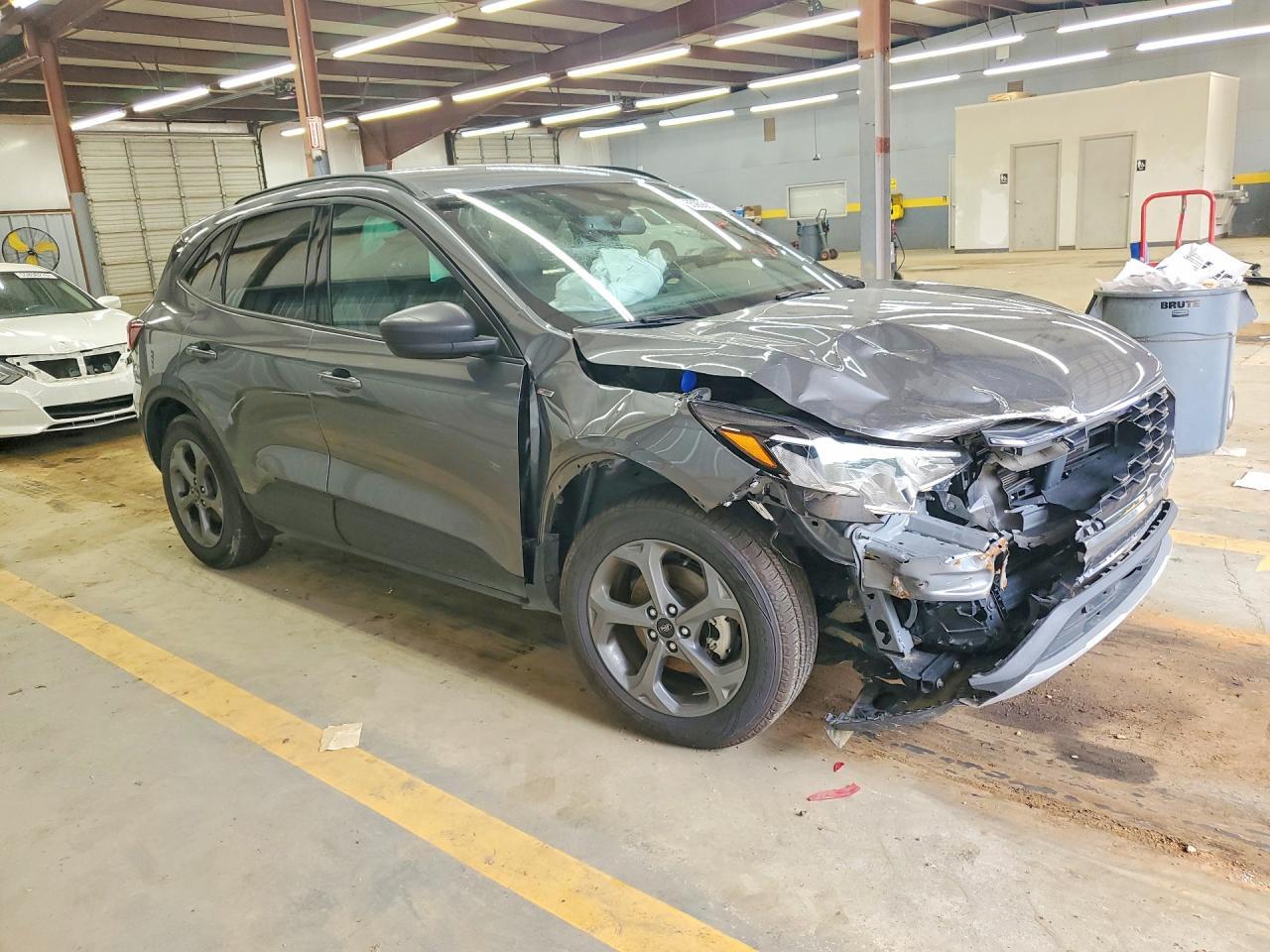 2025 Ford Escape St Line - Image 4
