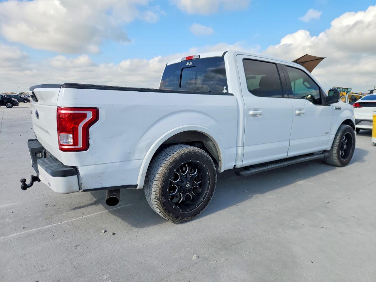 2015 Ford F150 Supercrew - Фото 3