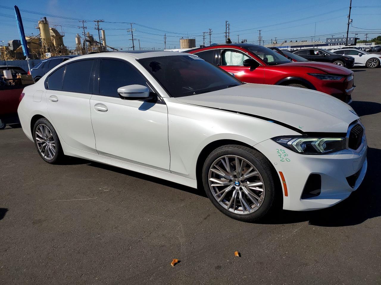 2023 BMW 330I - Фото 4