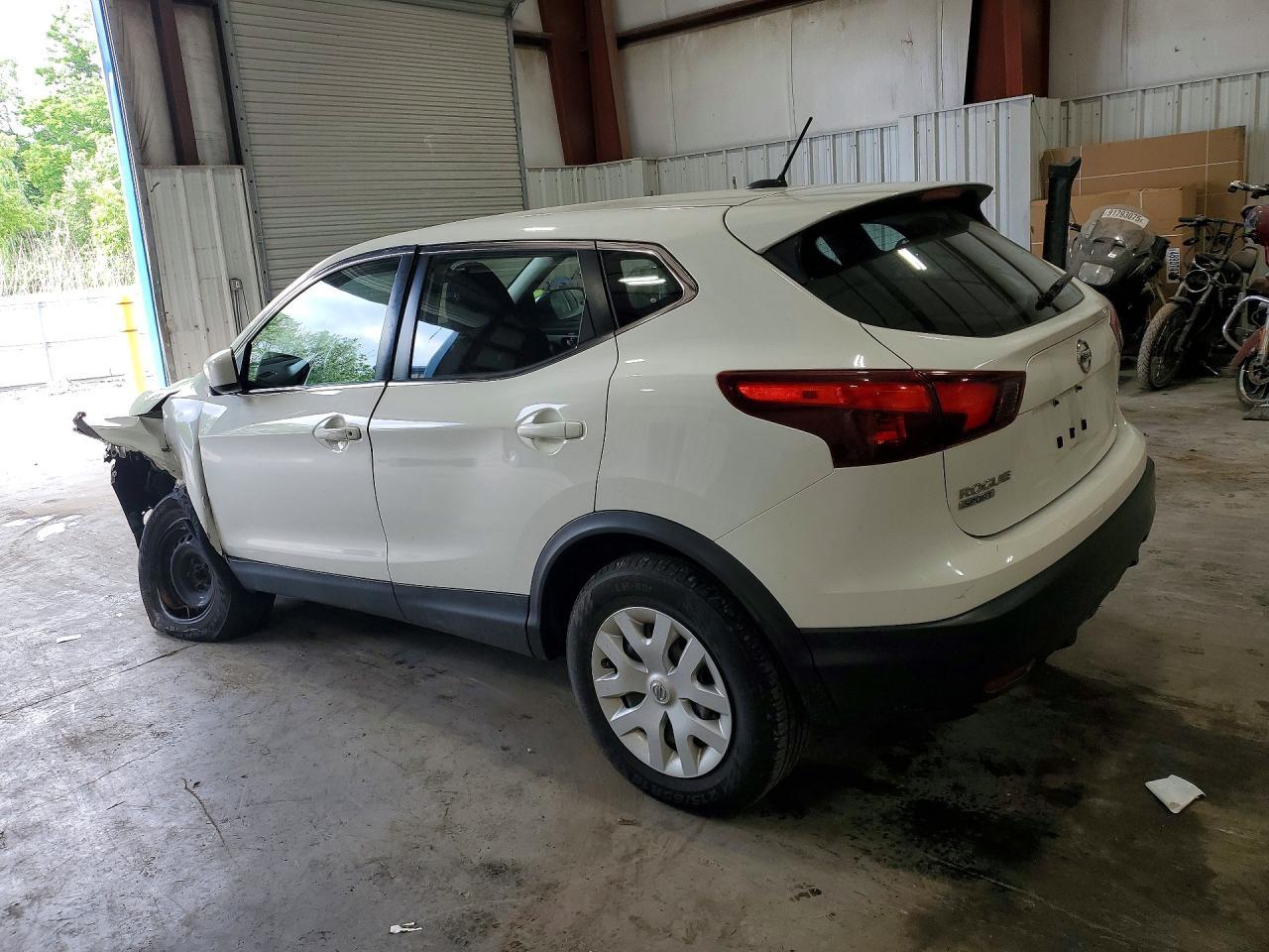 2018 Nissan Rogue Sport S - Image 2
