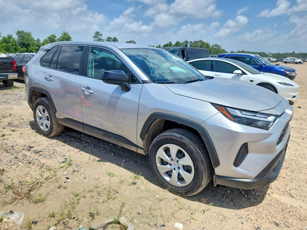 2025 Toyota Rav4 Le - Image 4