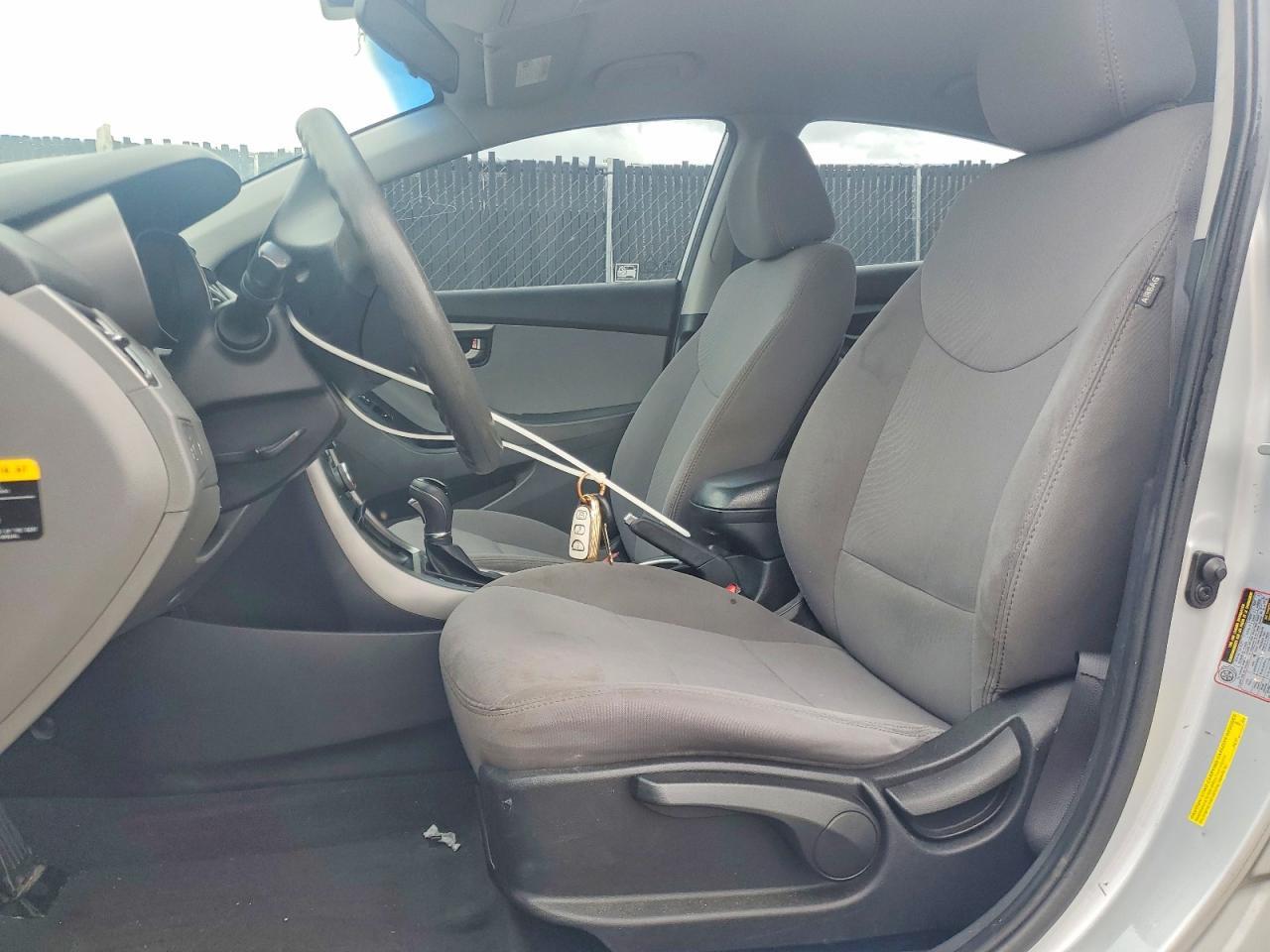 2014 Hyundai Elantra Se - Image 7