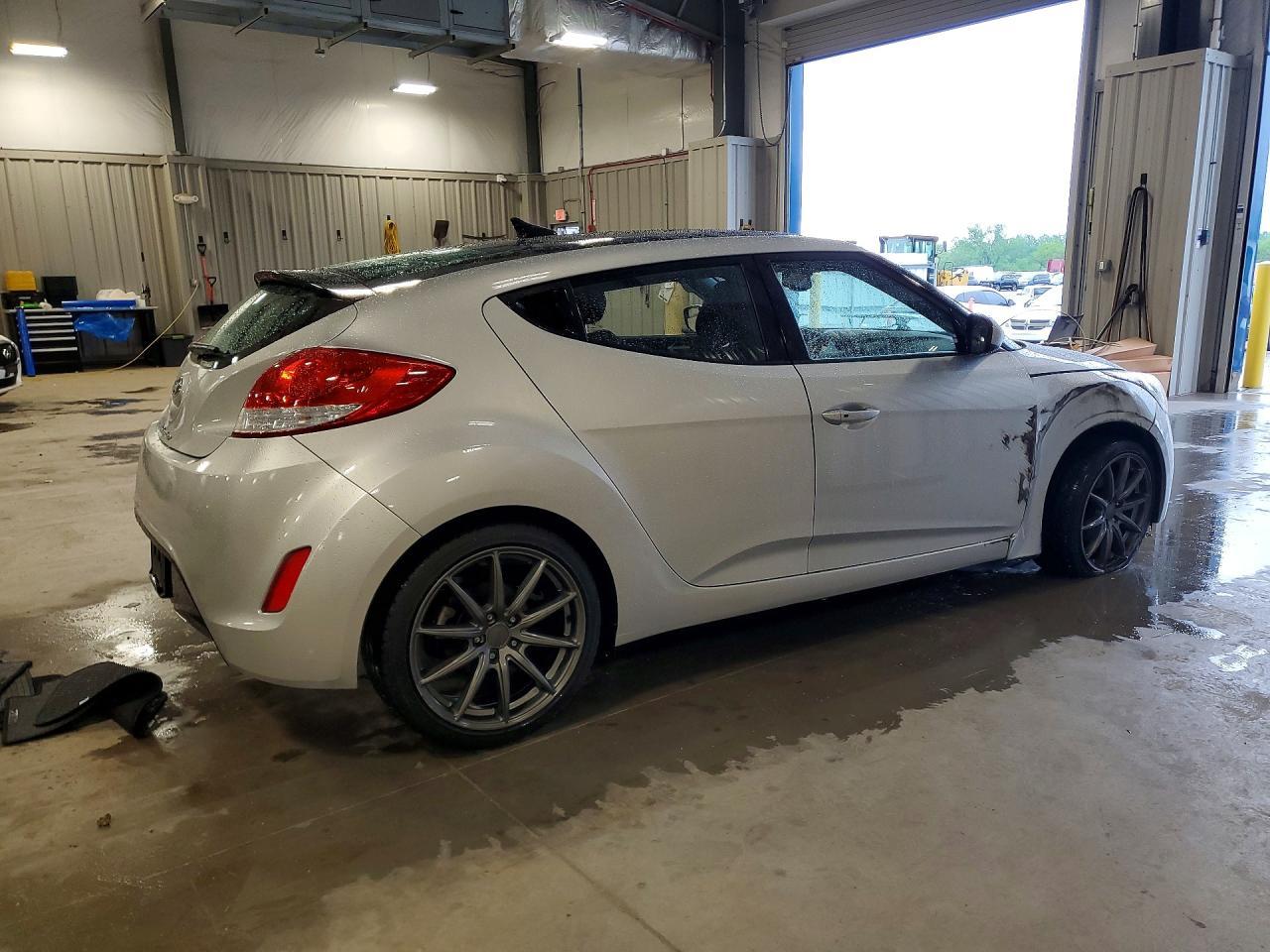 2017 Hyundai Veloster Value Edition - Фото 3