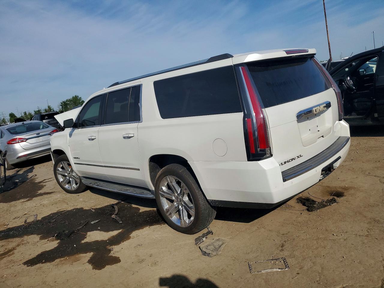 2016 GMC Yukon Xl Denali - Фото 2