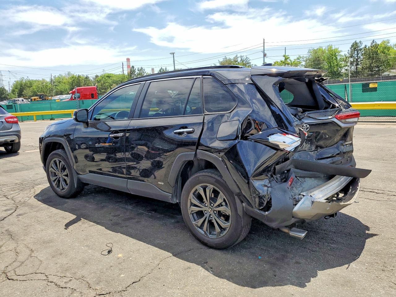2025 Toyota Rav4 - Фото 2